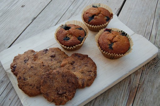 Chocolate chip cookies en blauwe bessen muffins