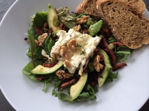 Healthy geitenkaassalade