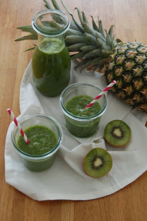 Groene smoothie met romana sla en kiwi