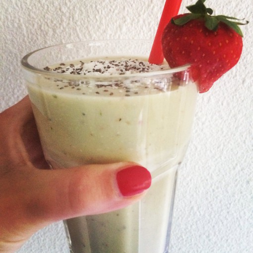 Avocado aardbeien smoothie