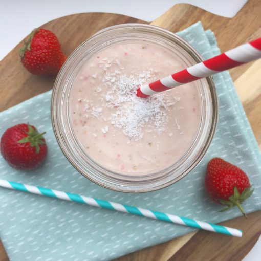 Ontbijtsmoothie met havermout en aardbeien