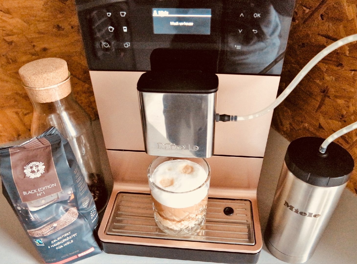 warm Tenslotte Ecologie Review Miele CM5 koffieautomaat