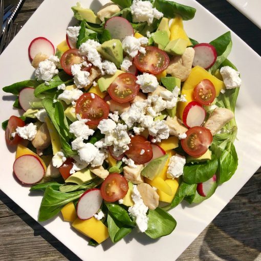 Salade met mango en geitenkaas